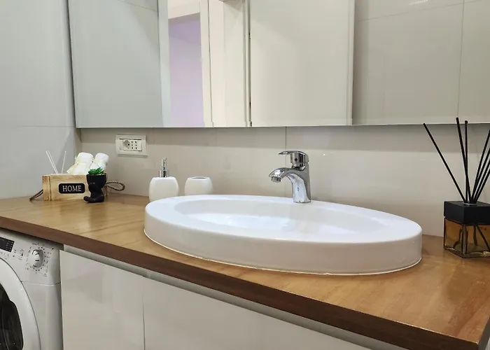 The Snug Retreat - *