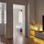 The Snug Retreat - Apartment Tirana